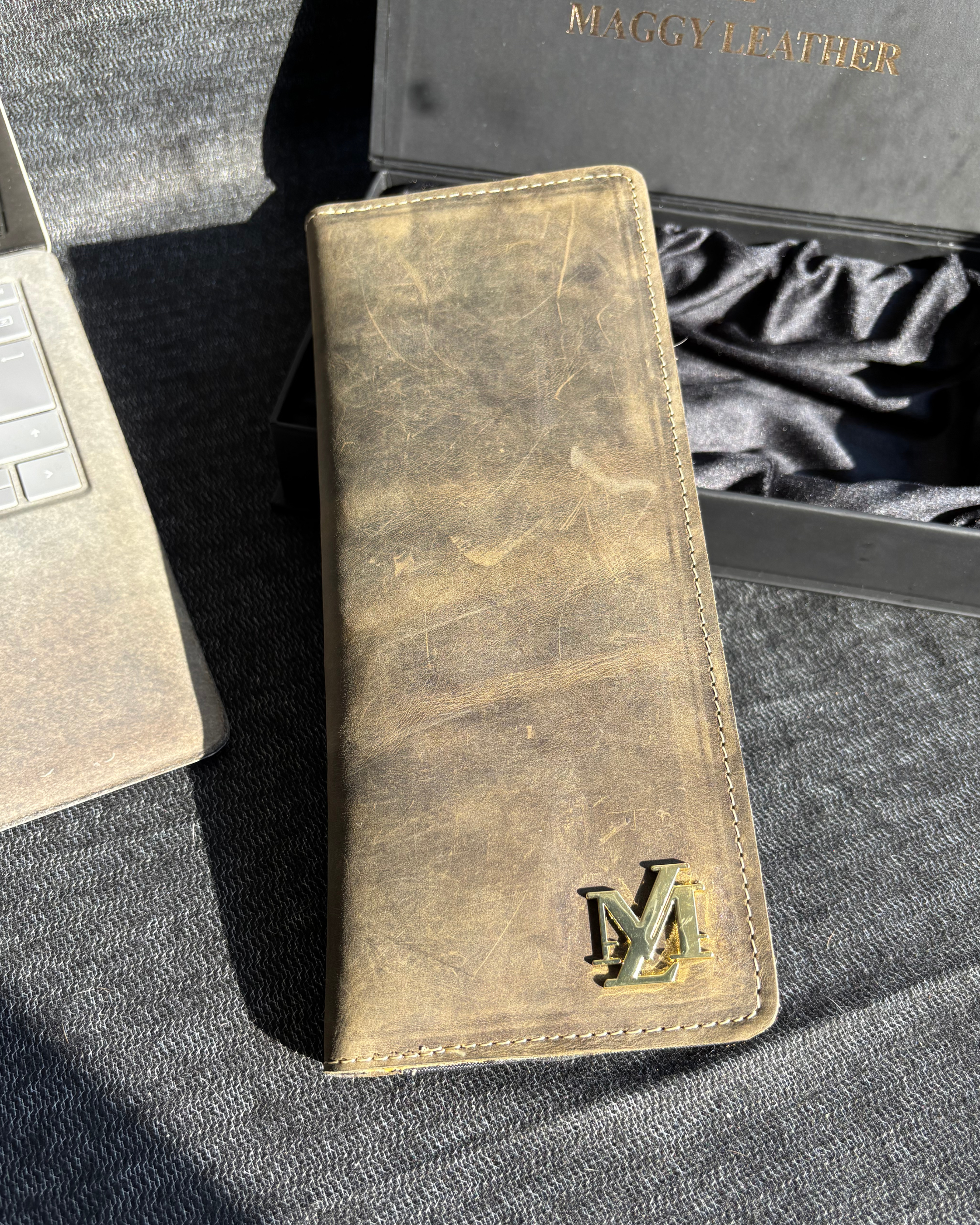 Travel Bags & Wallets