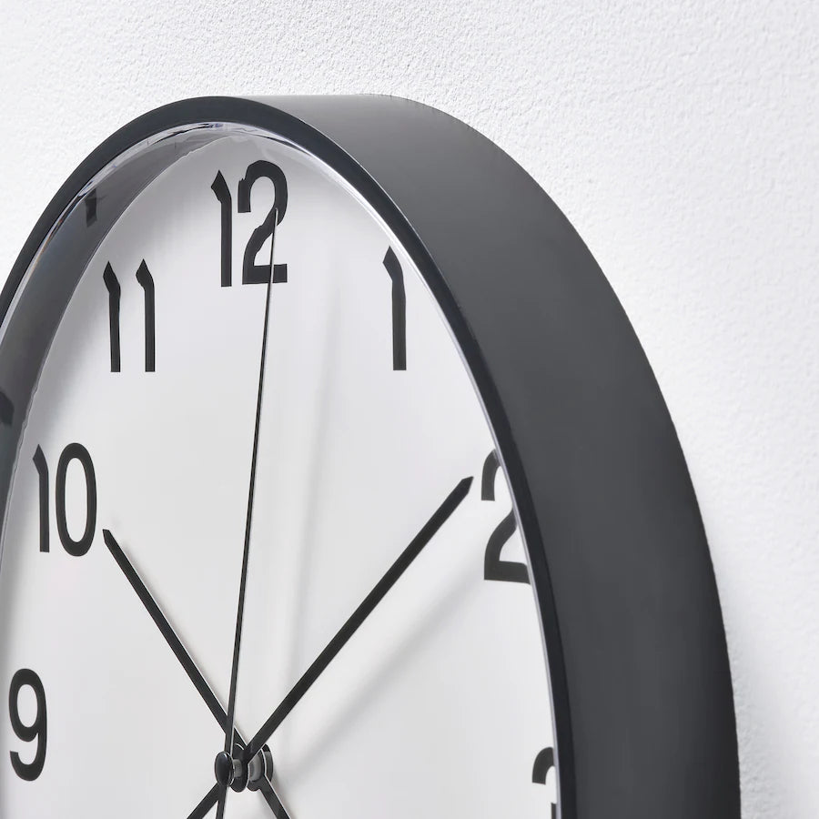 PLUTTIS Wall clock, red