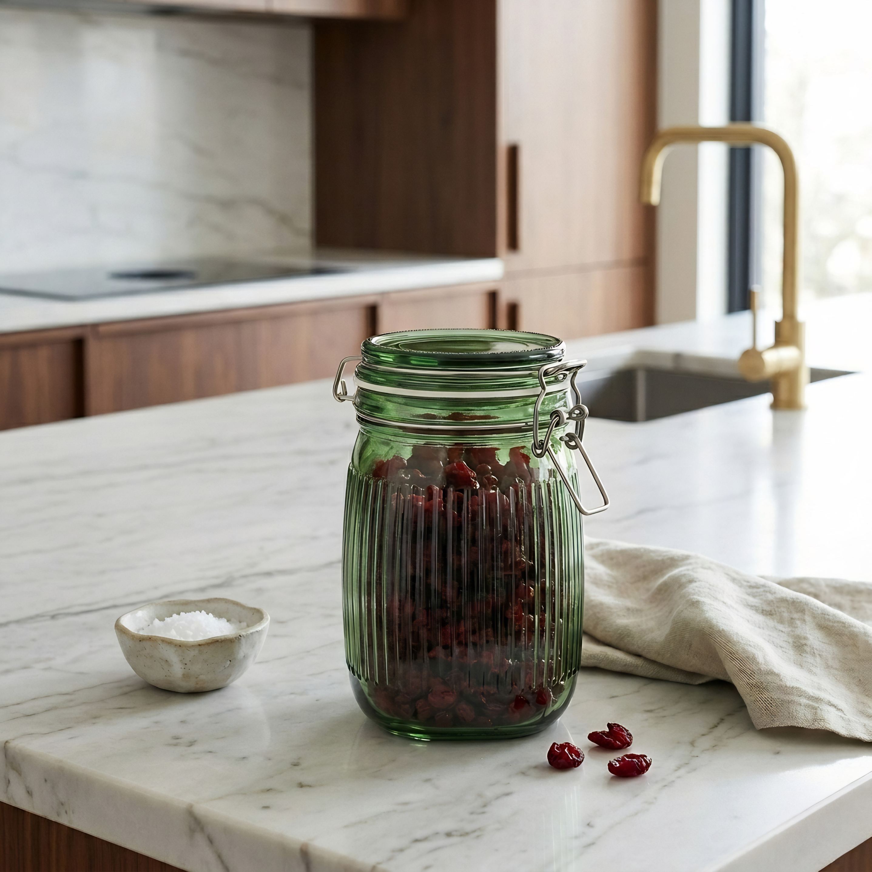 VINTERFINT
Jar with lid, glass green, 1 l