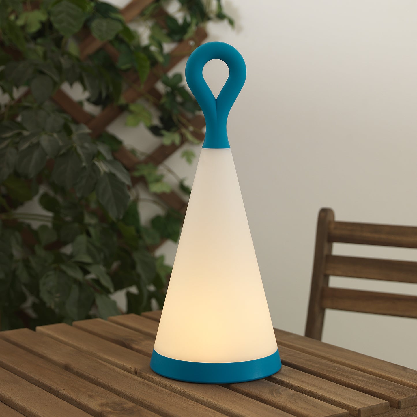 SOLVINDEN

LED solar-powered table lamp