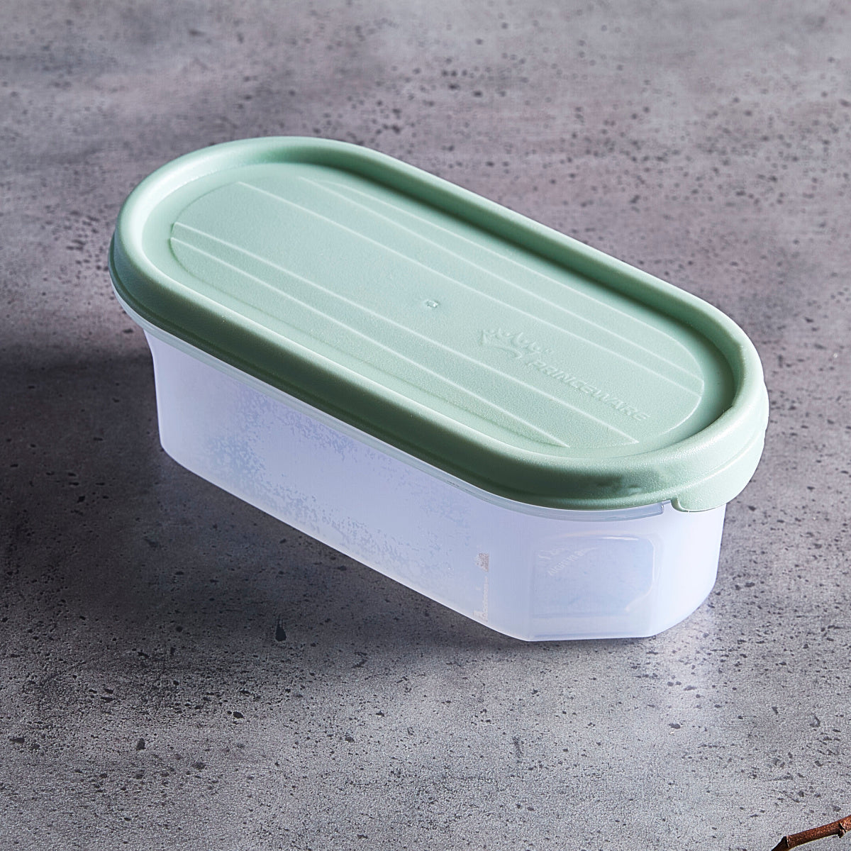 Easy Store Oval Container - 600 ml