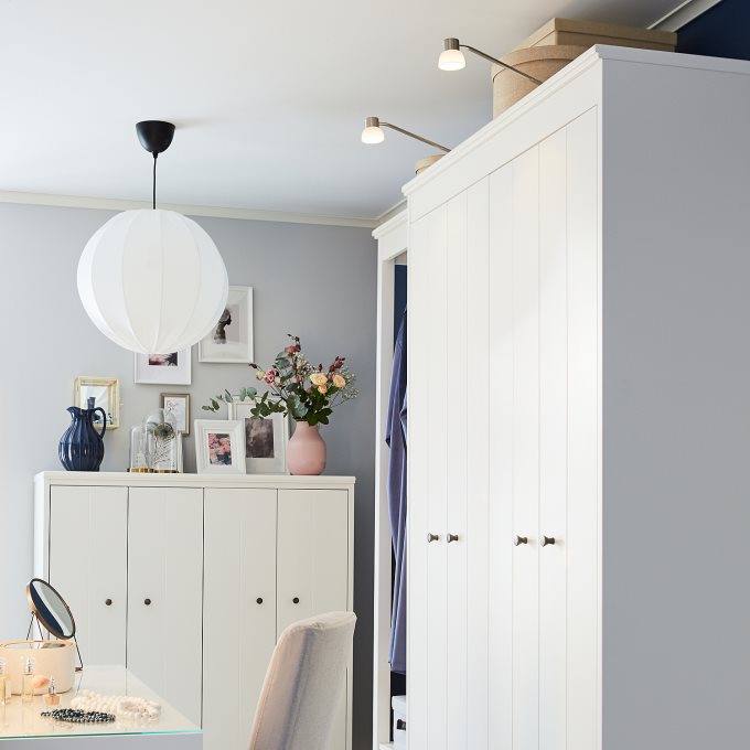 LINDSHULT

LED cabinet light