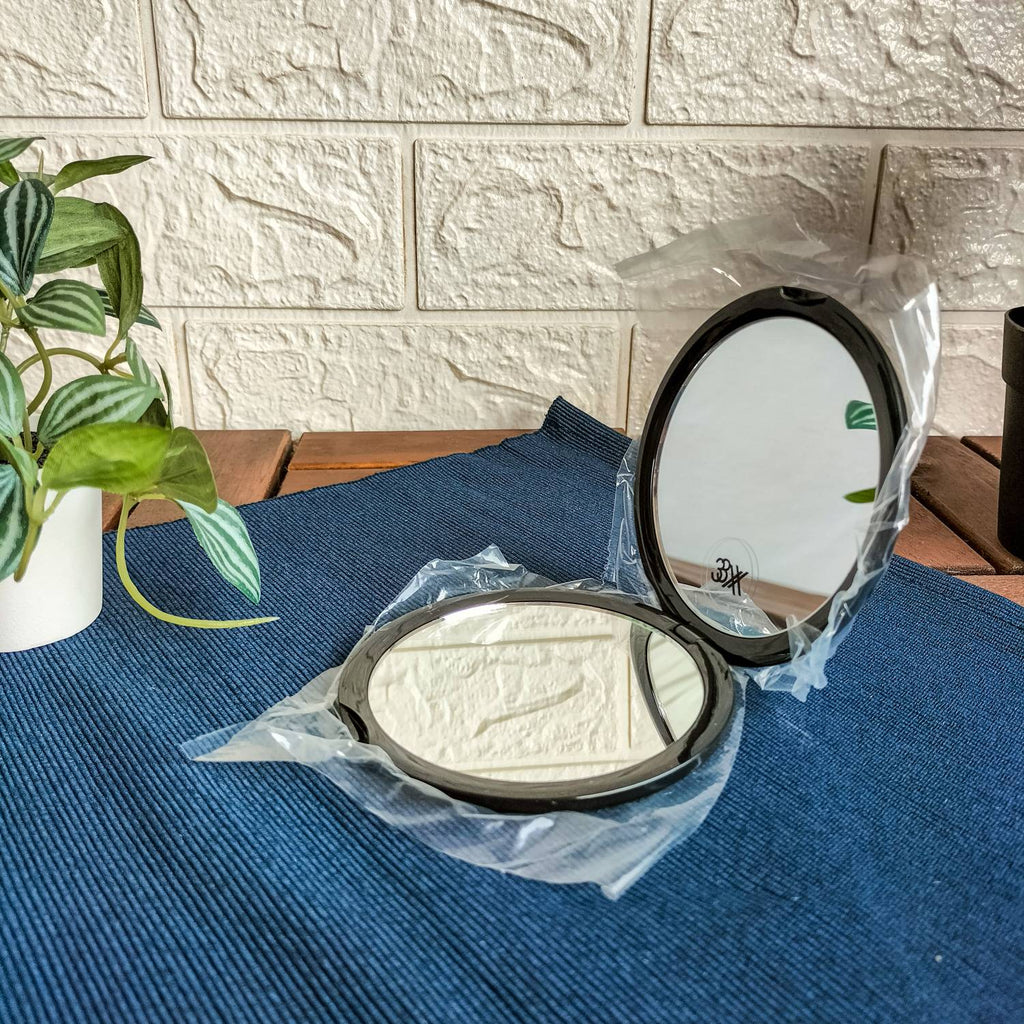 Round pocket Mirror
