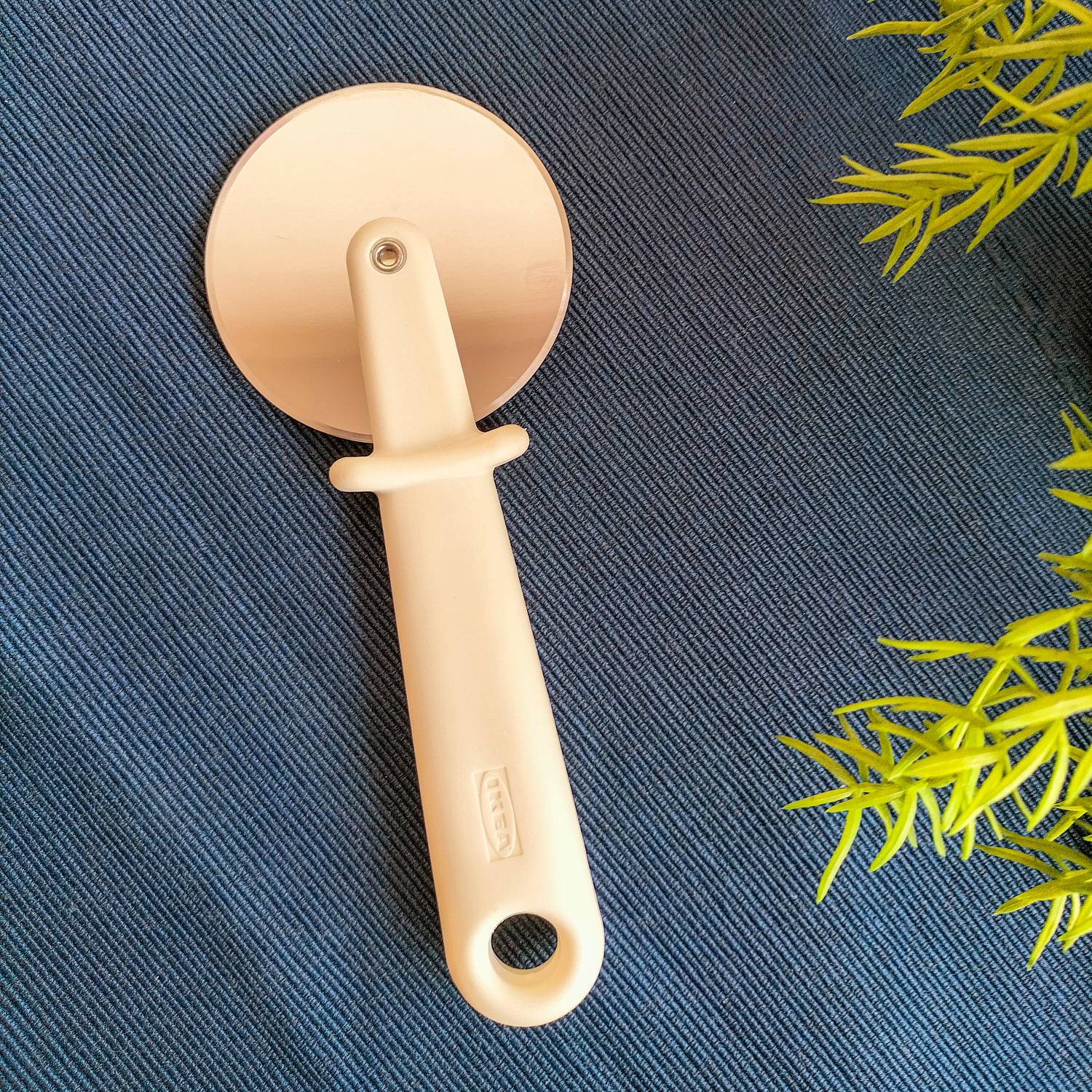 UPPFYLLD Potato peeler, green - IKEA