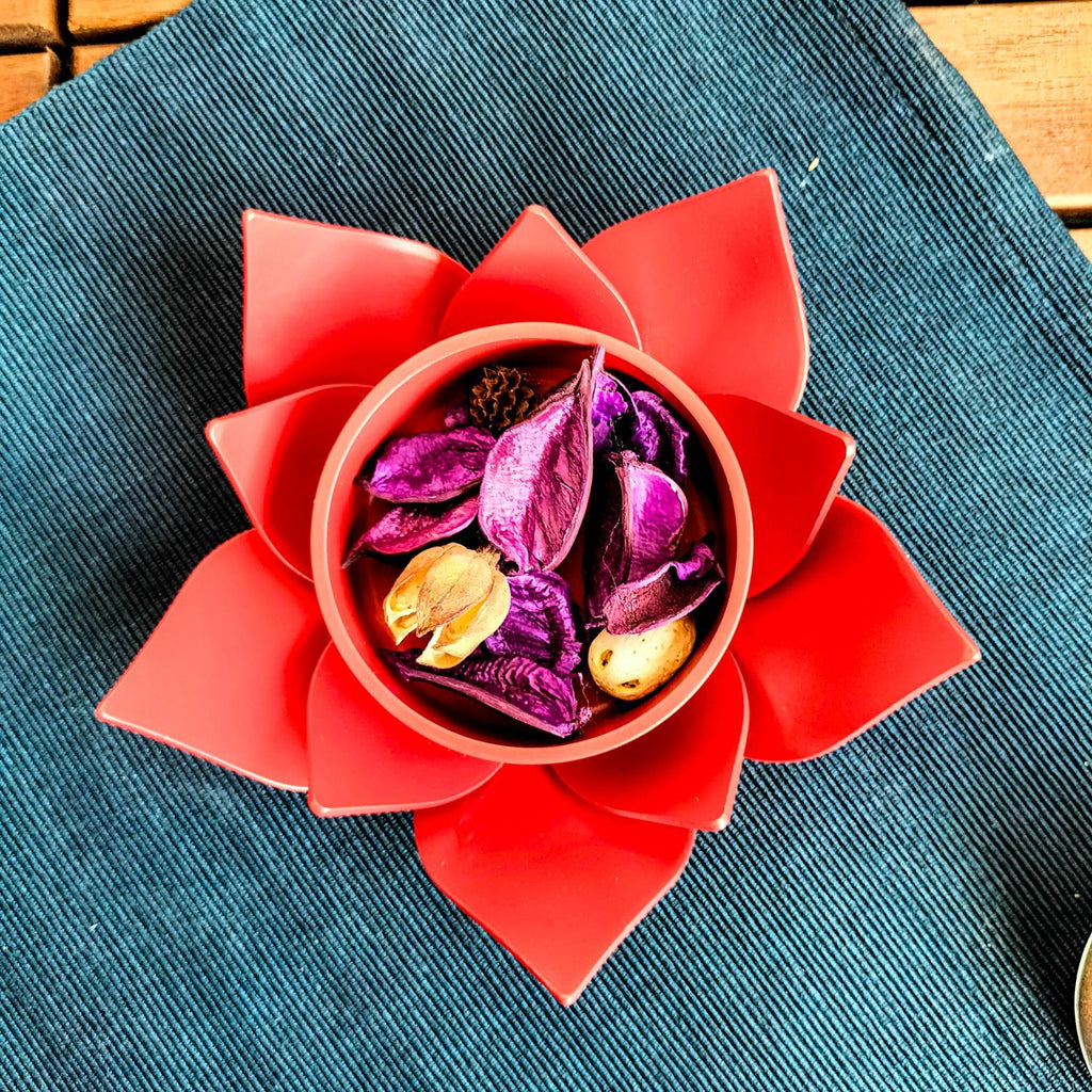 AROMATISK Tealight holder, red Lotus, 40 mm