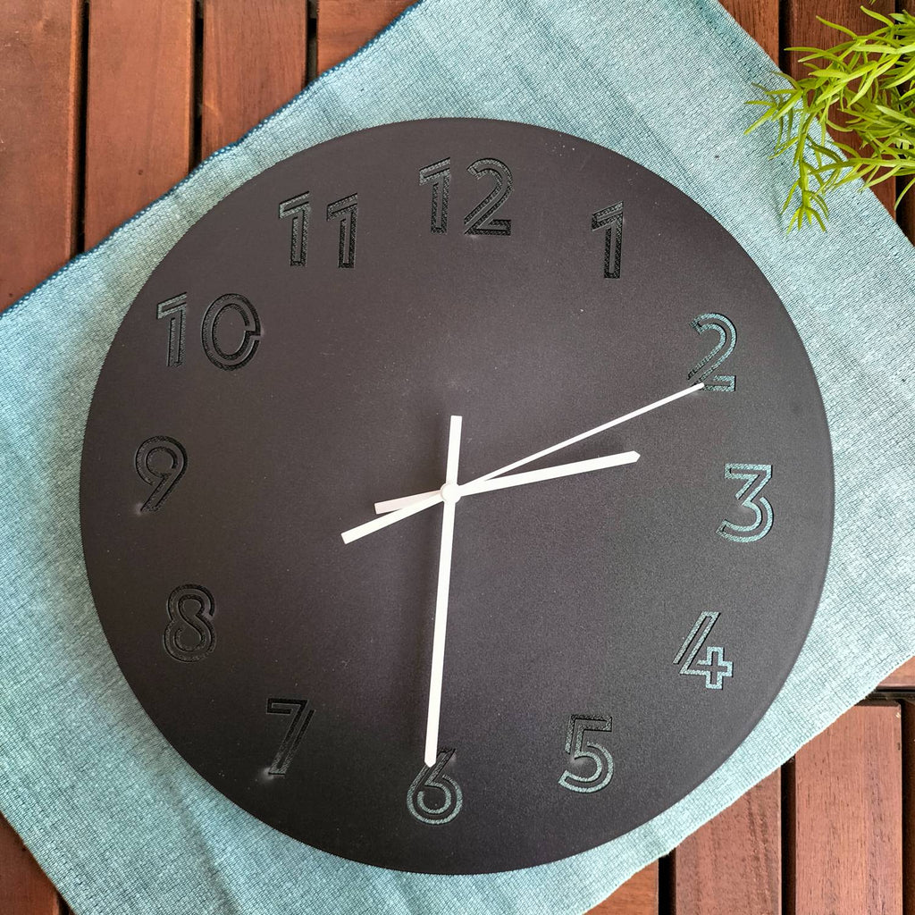 TUNNIS Wall clock, low-voltage/black