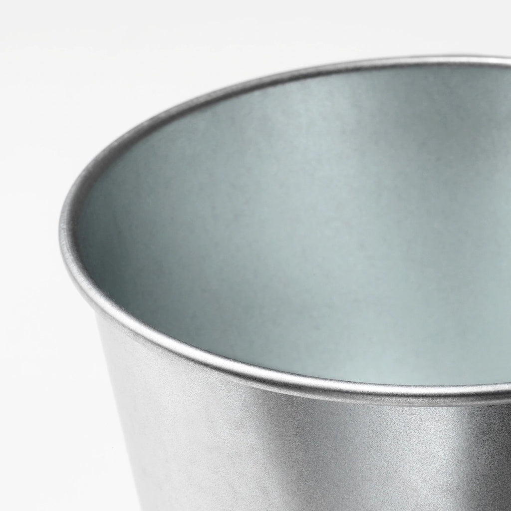 BINTJE. 

Plant pot, galvanised, 9 cm