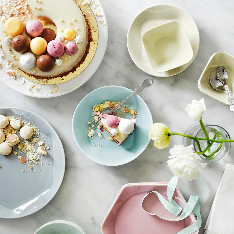 FORMIDABEL

Plate, light gray