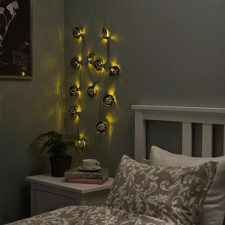 STRÅLA

LED lighting chain with 12 lights